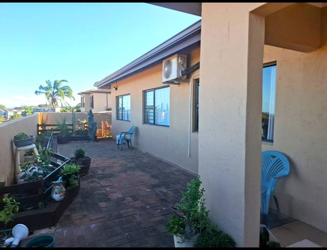 4 BEDROOM HOUSE FOR SALE IN MARGATE BEACH